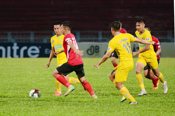 Thắng kịch tính Tây Ninh, CLB Long An tiếp tục giành 