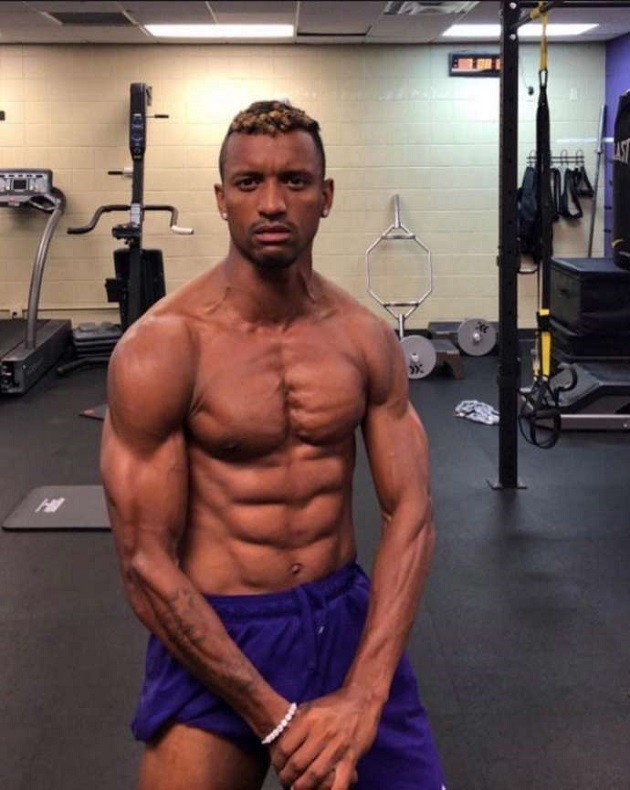 Manchester United hero Nani is in ridiculous shape as he turns 34 - Bóng Đá