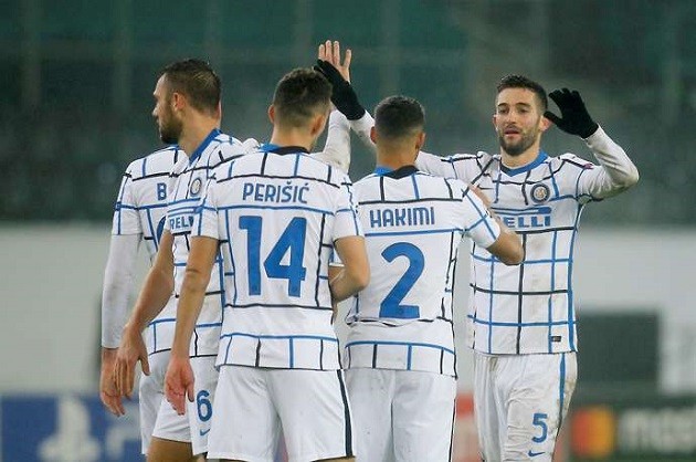 Cận cảnh pha bỏ lỡ khó tin của Ashley Young khiến Inter suýt ôm hận - Bóng Đá