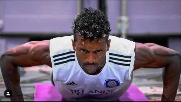 Manchester United hero Nani is in ridiculous shape as he turns 34 - Bóng Đá