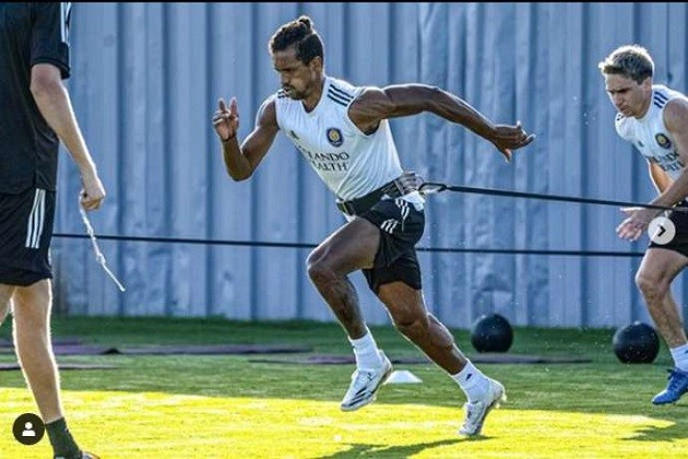 Manchester United hero Nani is in ridiculous shape as he turns 34 - Bóng Đá