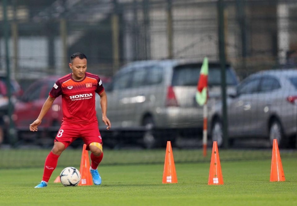 NÓNG: Thầy Park đã chọn 2 tuyển thủ bổ sung U22 Việt Nam đấu SEA Games - Bóng Đá