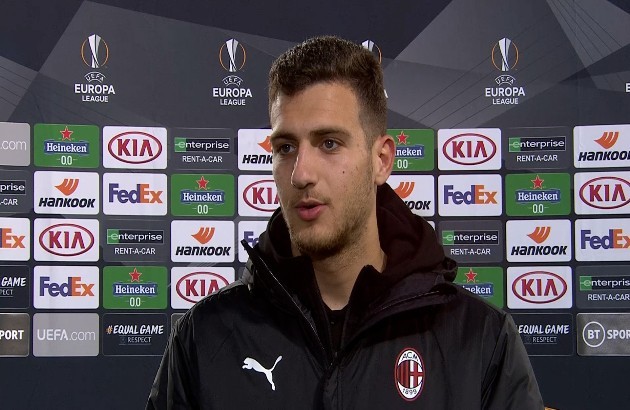 Man utd fans react to dalot's comment - Bóng Đá