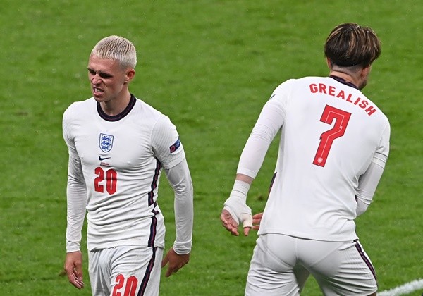 Một rừng cầu thủ Arsenal bủa vây cũng không thể cản De Bruyne nổ súng - Bóng Đá