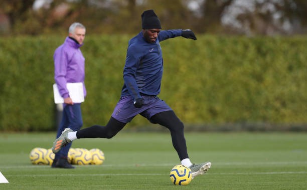 Jose Mourinho lạ lẫm trong ngày trở lại làm việc sau 11 tháng thất nghiệp - Bóng Đá