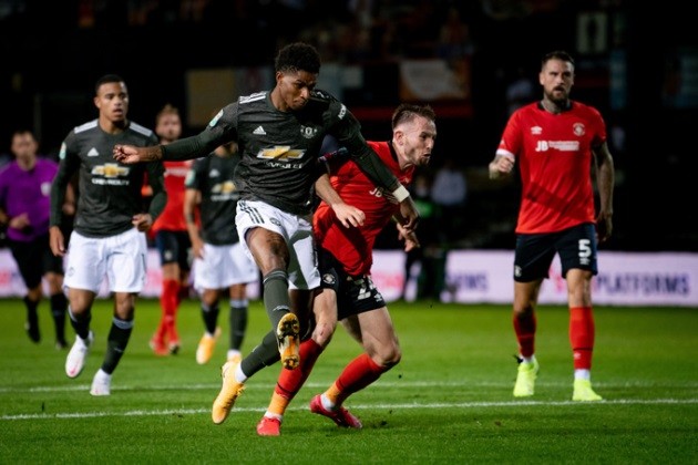 Quả penalty bước ngoặt, Man Utd thắng giòn giã Luton - Bóng Đá