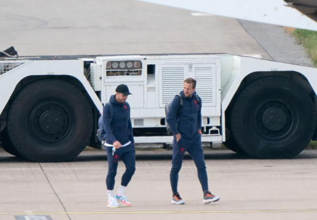 England stars land in Rome for massive Euro 2020 quarter-final against Ukraine after final training session - Bóng Đá