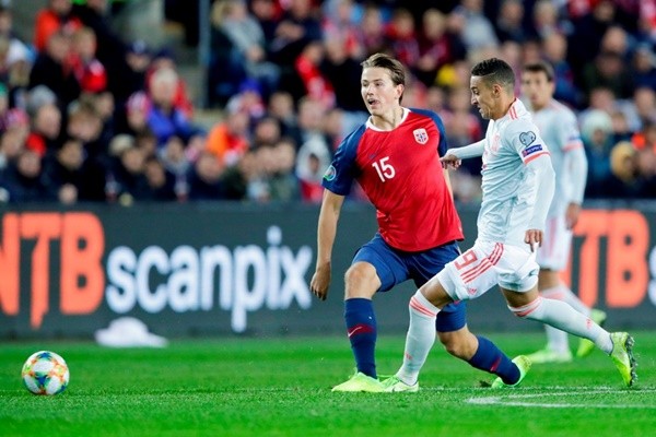 Van Dijk vs Kepa - Bóng Đá