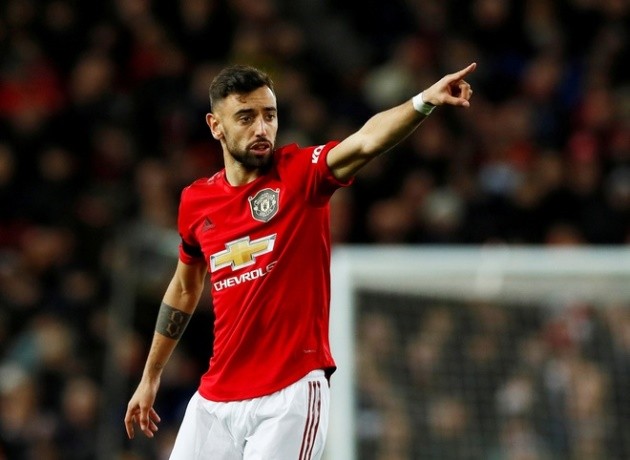 Bruno Fernandes snaps at Man Utd new boy Alex Telles in training footage - Bóng Đá