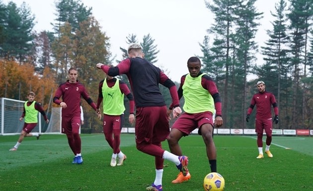 Ibrahimovic cứ thế này, bảo sao các cầu thủ Milan không nỗ lực? - Bóng Đá