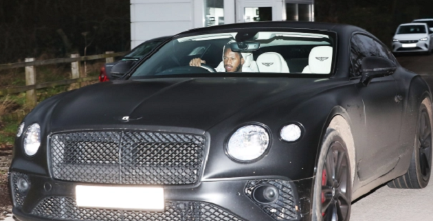 Real Madrid star Mariano in disbelief after VAR rules out goal vs Getafe for incredibly tight offside - Bóng Đá