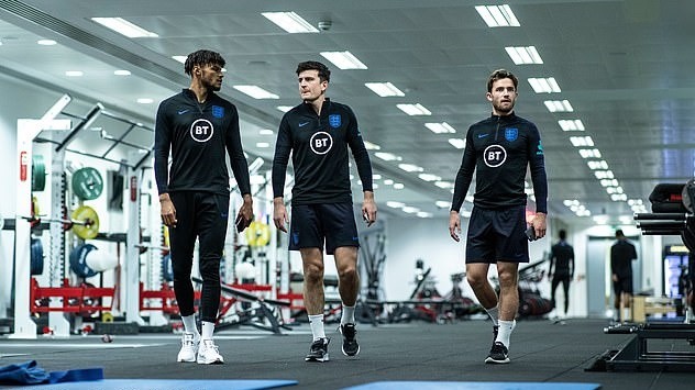 Raheem Sterling AXED by Gareth Southgate after trying to grab Joe Gomez by the neck in England canteen - Bóng Đá