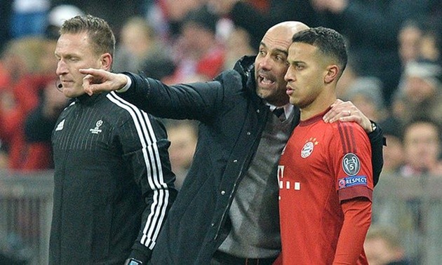 James tái hợp Ancelotti và những thương vụ 