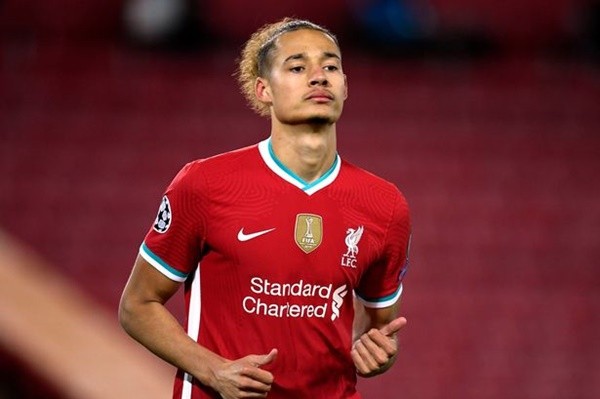 Rhys Williams thay thế Van Dijk - Bóng Đá