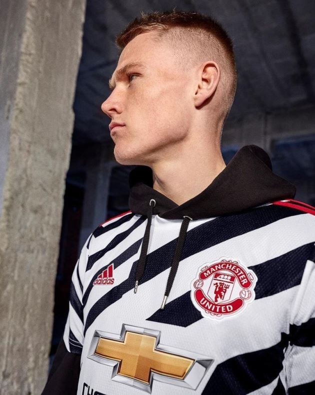 Man Utd ra mắt áo đấu thứ 3 - Bóng Đá