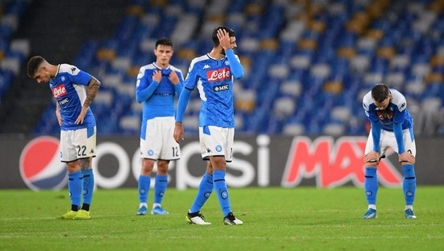 Napoli mâu thuẫn nội bộ, 