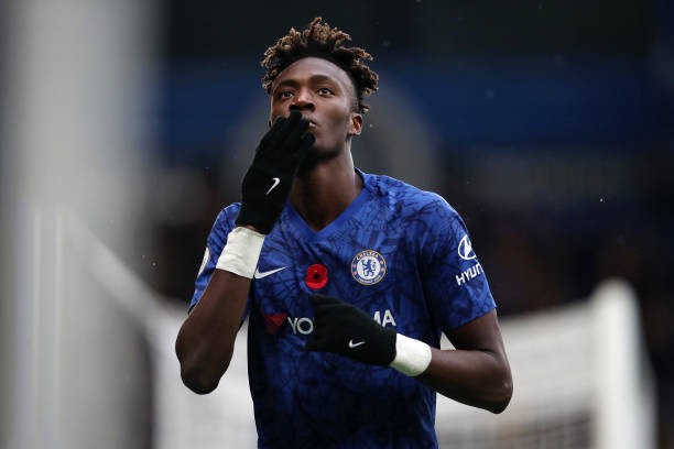 Tammy Abraham, Chelsea hiên ngang bay vào top 2 - Bóng Đá
