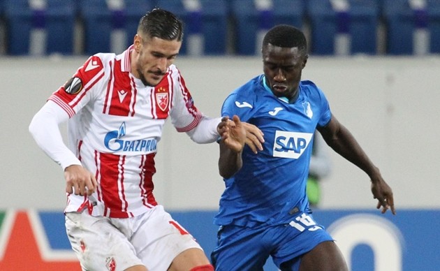 CHOÁNG! Nhận thẻ đỏ, huyền thoại Inter vẫn trực tiếp chỉ đạo các học trò - Bóng Đá