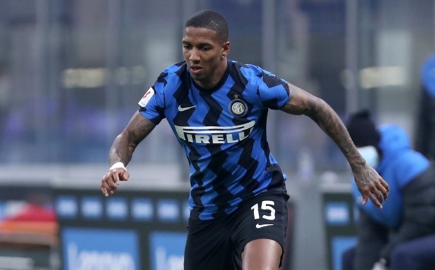 Ashley Young negotiating with Burnley - Bóng Đá