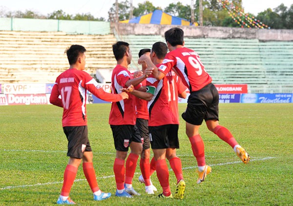 Anh Đức lập cú đúp, CLB Long An chen chân vào top 3 Hạng Nhất 2021 - Bóng Đá