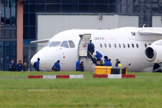 Man United team news: Seven first team stars left at home by Solskjaer as Red Devils squad travel to Newcastle for tricky clash - Bóng Đá