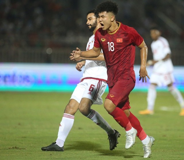 Hà Đức Chinh và bàn thắng giải tỏa áp lực 