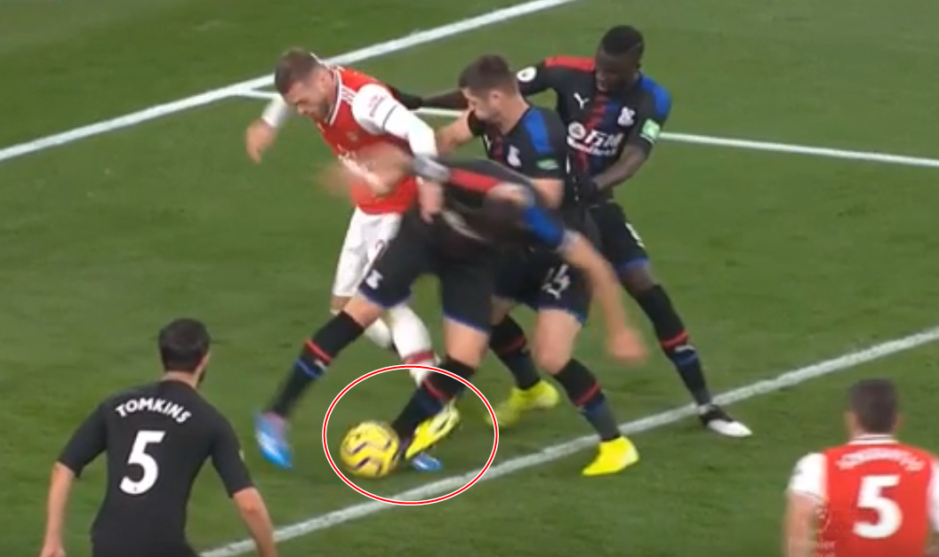 Former Premier League referee Dermot Gallagher: Sokratis thought he had scored the winner, then... VAR intervened - Bóng Đá