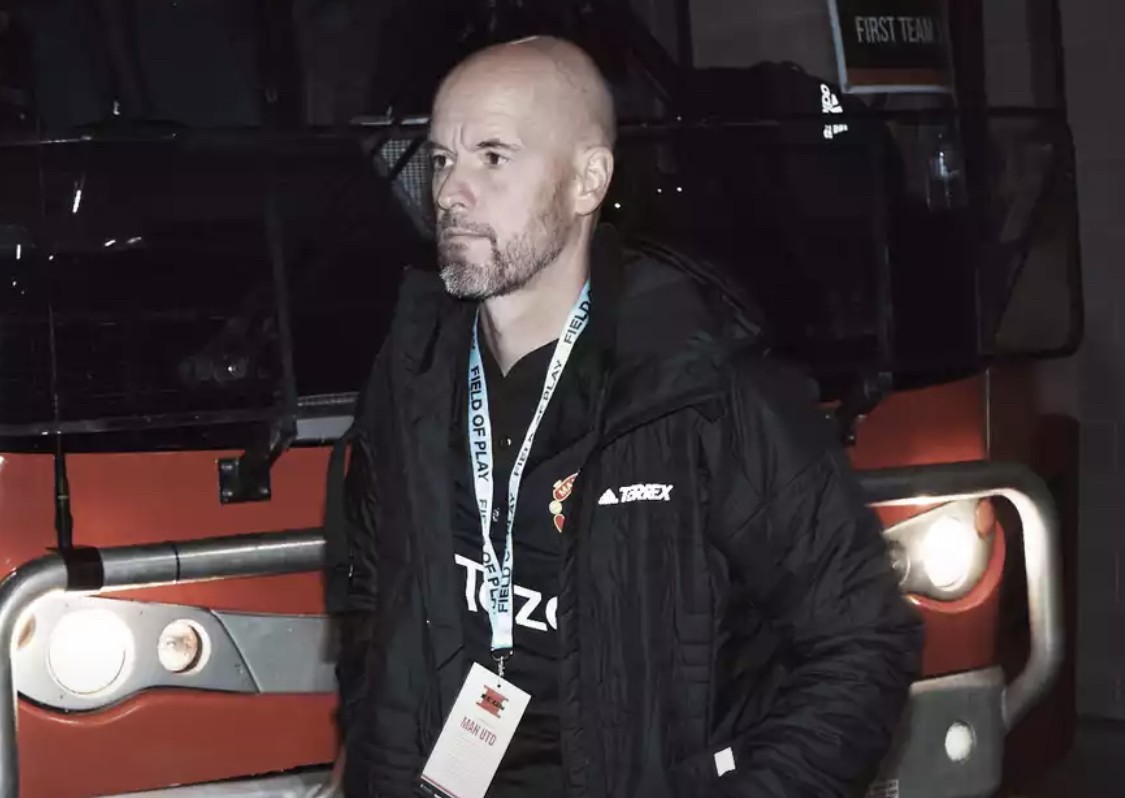 Manchester United boss Erik ten Hag and a 21-man travelling squad have flown to Oslo  - Bóng Đá