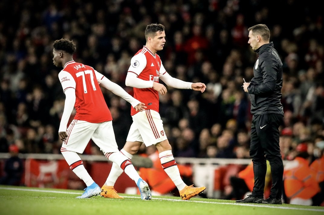 Vì sao Xhaka bị NHM Arsenal la ó khi rời sân? - Bóng Đá