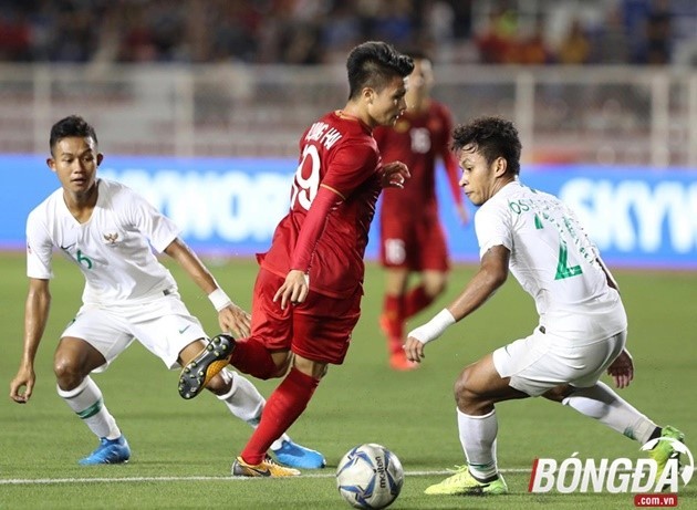 GÓC LIÊN TƯỞNG: “THAY ĐỒ ĐỔI VẬN” – BÍ THUẬT CỦA BECKHAM 2001 VÀ QUANG HẢI 2019 - Bóng Đá