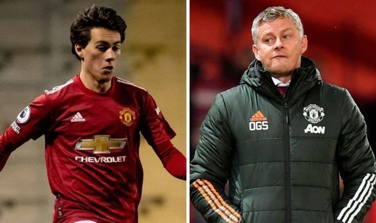 Solskjaer hé lộ kế hoạch sử dụng tân binh Facundo Pellistri ở Man Utd - Bóng Đá
