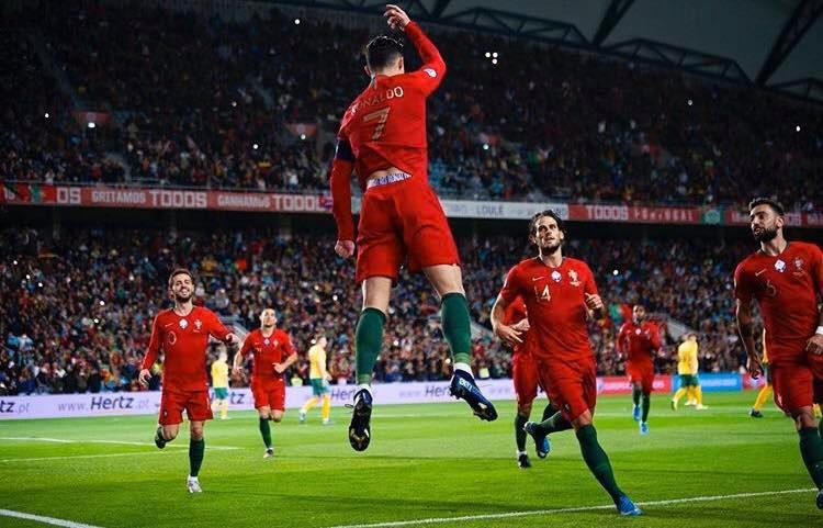 Lập hattrick cực đỉnh, Ronaldo có hành động đặc biệt - Bóng Đá