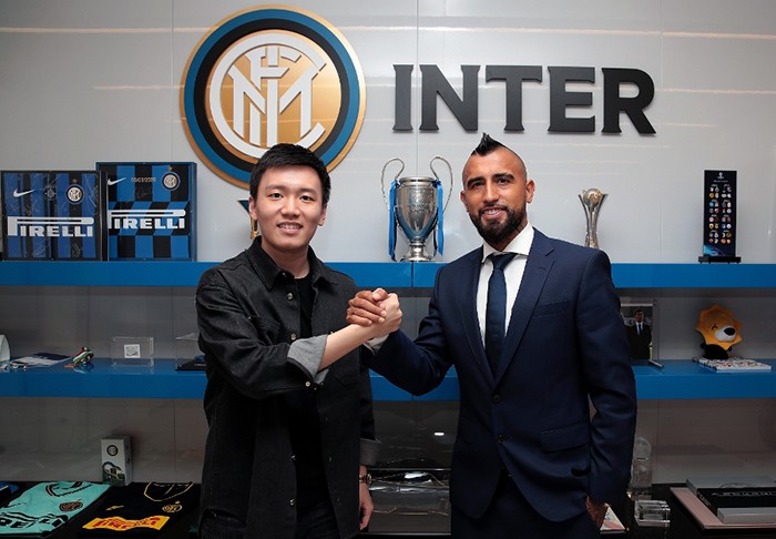 Arturo Vidal gặp lại đồng hương trong buổi tập đầu tiên tại Inter Milan - Bóng Đá