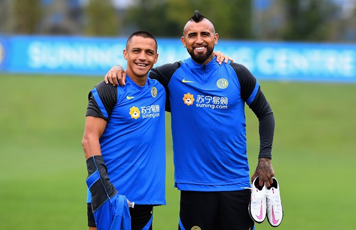 Arturo Vidal gặp lại đồng hương trong buổi tập đầu tiên tại Inter Milan - Bóng Đá
