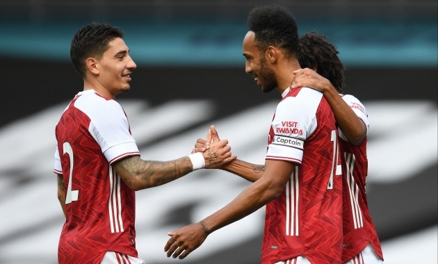 Aubameyang scores twice & Ozil features as Arsenal suffer friendly defeat to Aston Villa - Bóng Đá