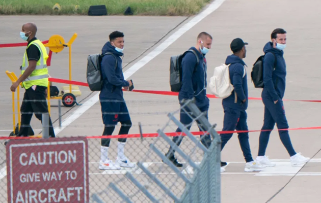 England stars land in Rome for massive Euro 2020 quarter-final against Ukraine after final training session - Bóng Đá