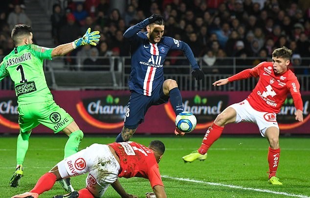 Liverpool lập hàng rào danh dự tiễn 