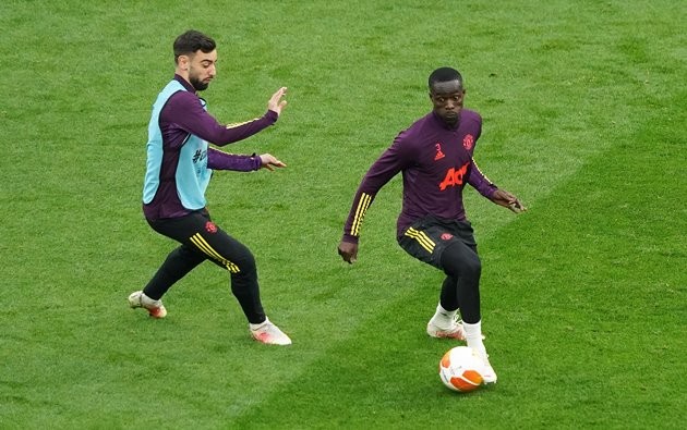 Ảnh tập Man Utd trước trận CK - Bóng Đá