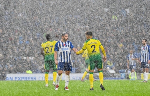 Barcelona wonderkid Alejandro Balde, 17, promoted to first team by Ronald Koeman is ready to push Alba for starting spot - Bóng Đá