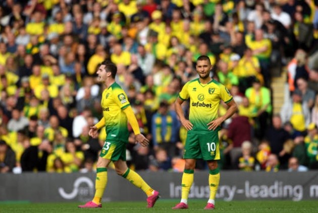 Lyon Open Talks With Islam Slimani - Bóng Đá