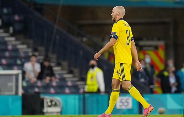 Sweden ace Marcus Danielson sent off for potential leg breaker on Ukraine’s Besedin - Bóng Đá