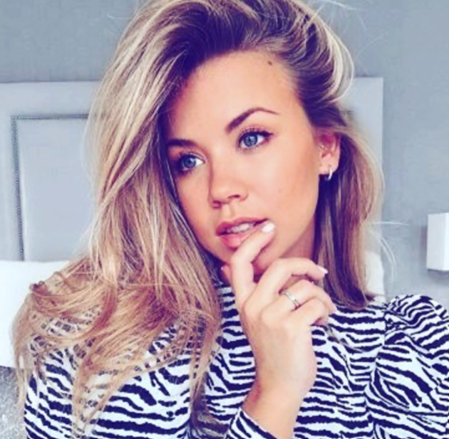 Alan Shearer’s stunning daughter Hollie - Bóng Đá