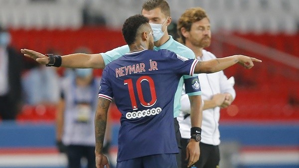 neymar phân biệt chủng tộc với Sakai - Bóng Đá