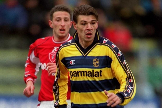 Từ Ferdinand đến Figo: 10 thương vụ 