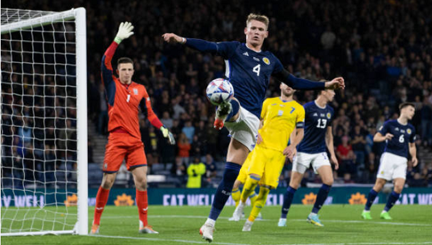 Sao Man Utd càn quét tuyến giữa Ukraine - Bóng Đá