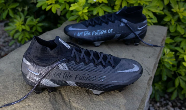 Man Utd star Marcus Rashford to line up for England vs Belgium in black boots adorned with 40 messages from school kids - Bóng Đá
