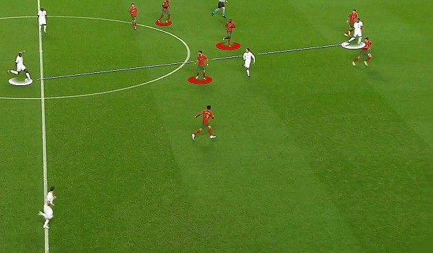 Khoảnh khắc Pogba và Griezmann thể hiện nhãn quan tuyệt vời - Bóng Đá