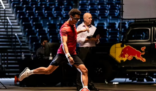 the Liverpool ace is the star of a new Red Bull documentary that captures him on a pioneering vision training regime - Bóng Đá