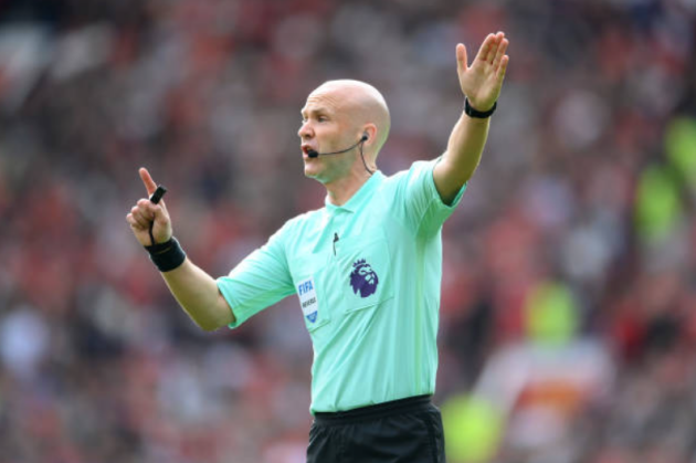 Không chỉ cú đúp, hành động tinh tế của Ronaldo khiến CĐV phát cuồng - Bóng Đá