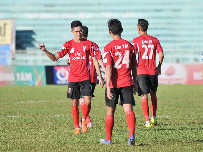 Thắng tối thiểu Đồng Tháp, Long An giành vé ở lại giải Hạng Nhất - Bóng Đá